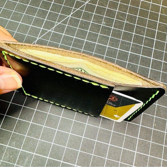 travel wallet ultra slim Horween (American) leather front pocket - Picture 6 of 7